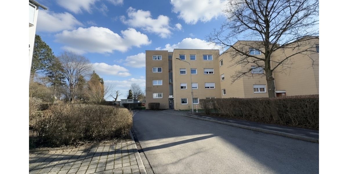 Großzügige 3,5-Zimmer-Wohnung mit Südbalkon, Stellplatz und modernisiertem Badezimmer - Etagenwohnung Senden | Angebot:25792352