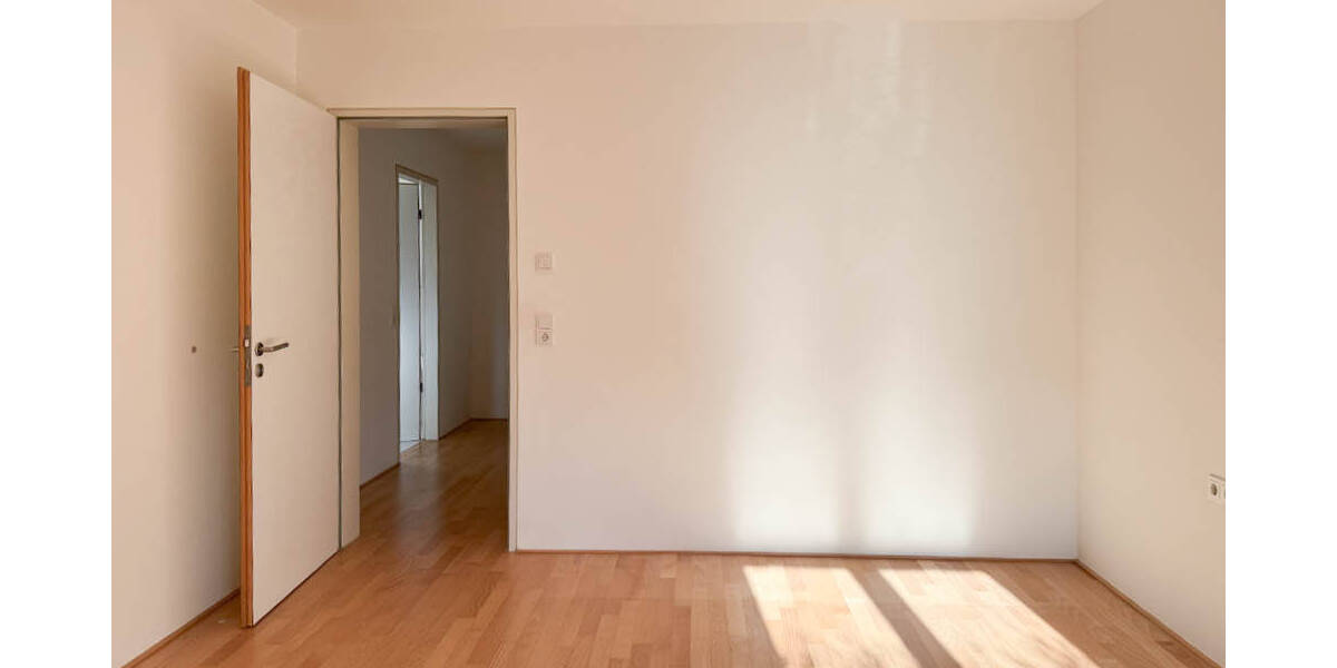 Etagenwohnung Neu-Ulm Ludwigsfeld - 3 Zimmer, 115 m&sup2;, 1.575&euro; | Angebot:26142407