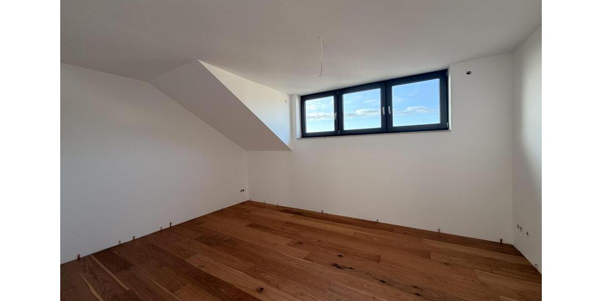 Dachgeschoßwohnung Elchingen Oberelchingen - 4 Zimmer, 133 m&sup2;, 1.800&euro; | Angebot:26359362