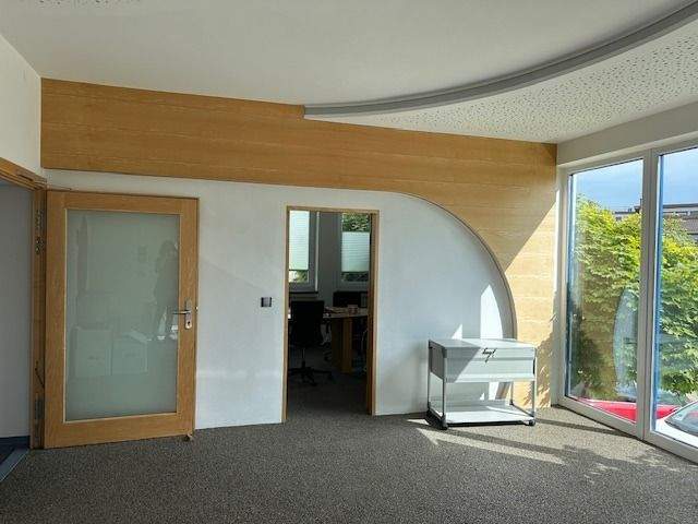 Gewerbeobjekt Weißenhorn - 8 Zimmer, 213 m&sup2;, 1.900&euro; | Angebot:25664443