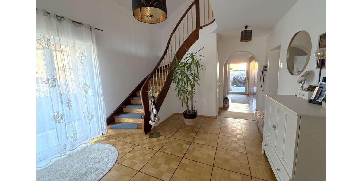 Maisonettenwohnung Blaubeuren - 6.5 Zimmer, 187 m&sup2;, 2.000&euro; | Angebot:24625254