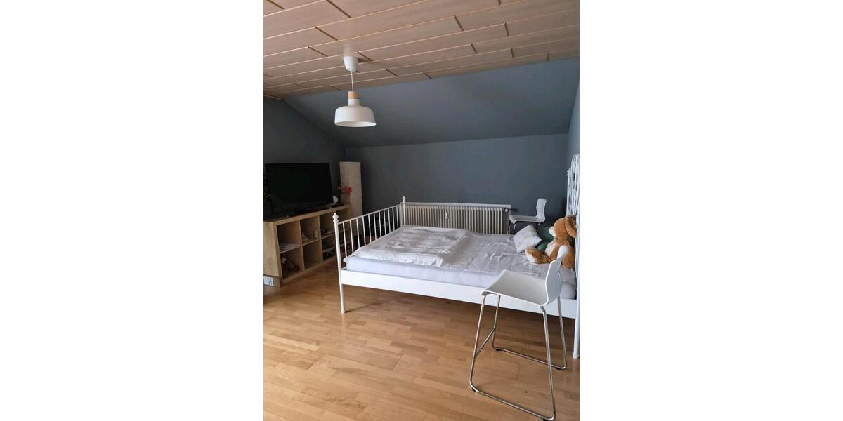 Dachgeschoßwohnung Laupheim - 3 Zimmer, 105 m&sup2;, 950&euro; | Angebot:25334980