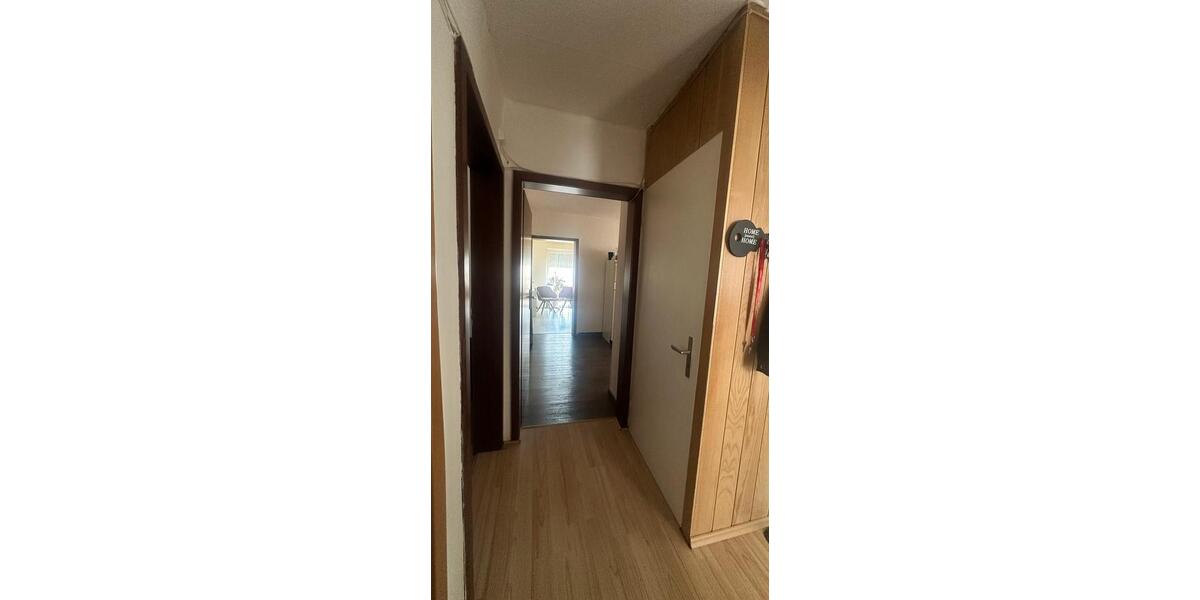 Erdgeschoßwohnung Laichingen - 4 Zimmer, 95 m&sup2;, 1.050&euro; | Angebot:26022413