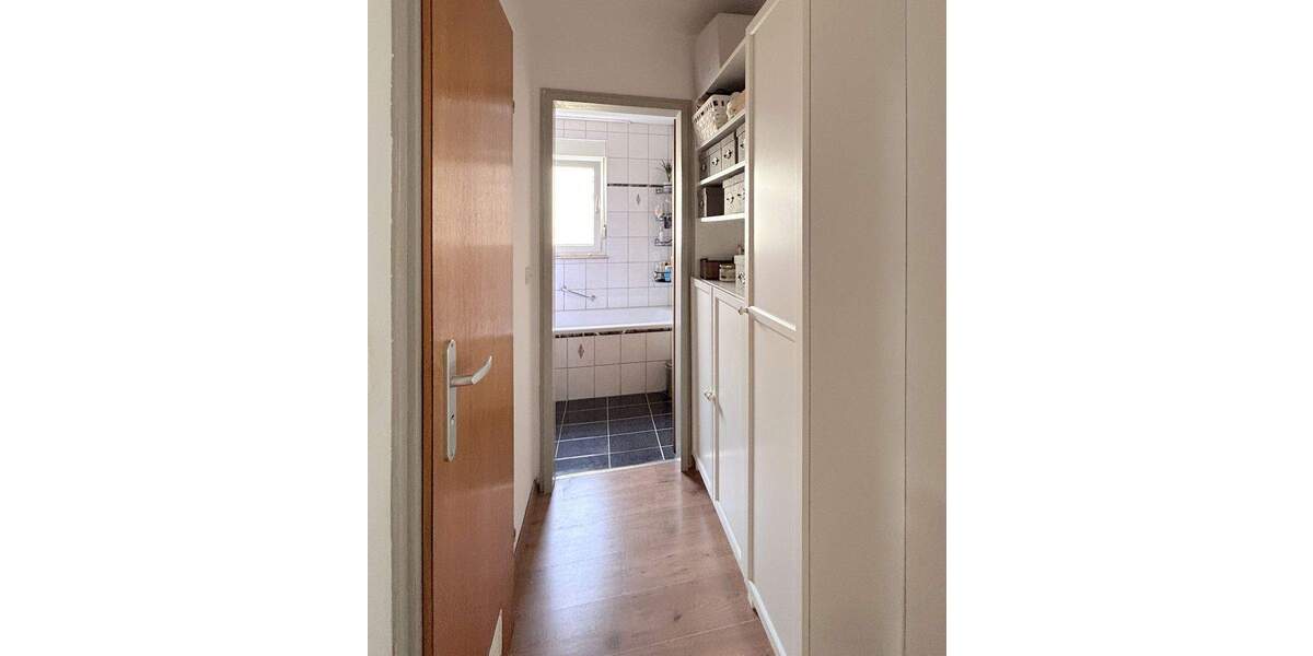 Etagenwohnung Ulm Böfingen - 4 Zimmer, 93 m&sup2;, 310.000&euro; | Angebot:25693632