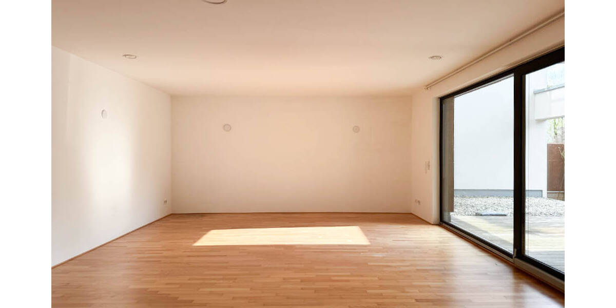 Etagenwohnung Neu-Ulm Ludwigsfeld - 3 Zimmer, 115 m&sup2;, 1.575&euro; | Angebot:26142407