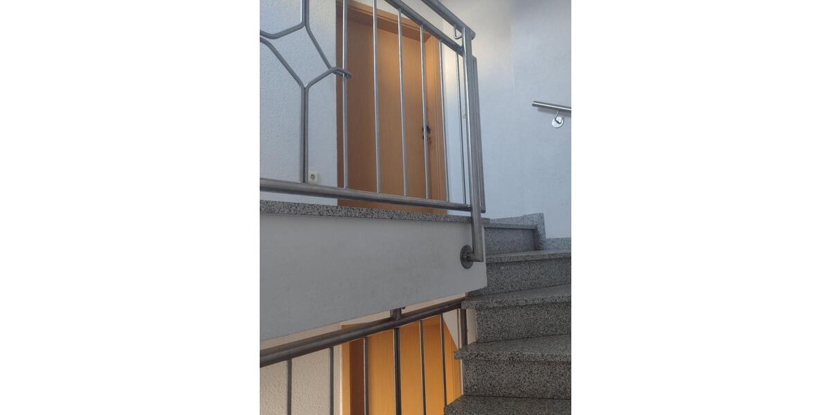 Dachgeschoßwohnung Buch - 4 Zimmer, 104 m&sup2;, 1.100&euro; | Angebot:25875086