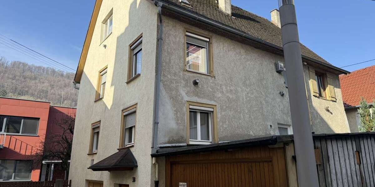 Einfamilienhaus Geislingen - 8 Zimmer, 133 m&sup2;, 165.000&euro; | Angebot:23355143