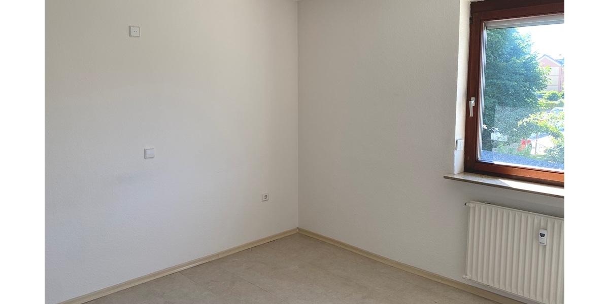 Neu-Ulm: Modernisiertes Mehrfamilienhaus (DHH) mit idyllischem Garten in Donau-Nähe - Mehrfamilienhaus, Wohnhaus Neu-Ulm / Offenhausen Offenhausen | Angebot:27262163