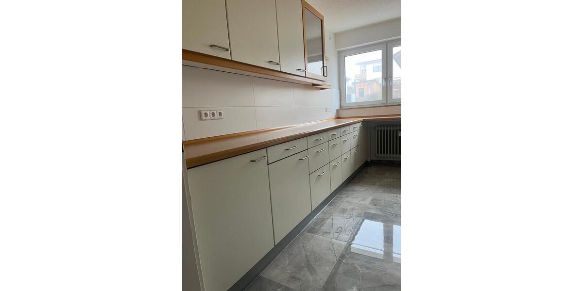 Etagenwohnung Bernstadt - 3 Zimmer, 97 m&sup2;, 1.250&euro; | Angebot:25804683