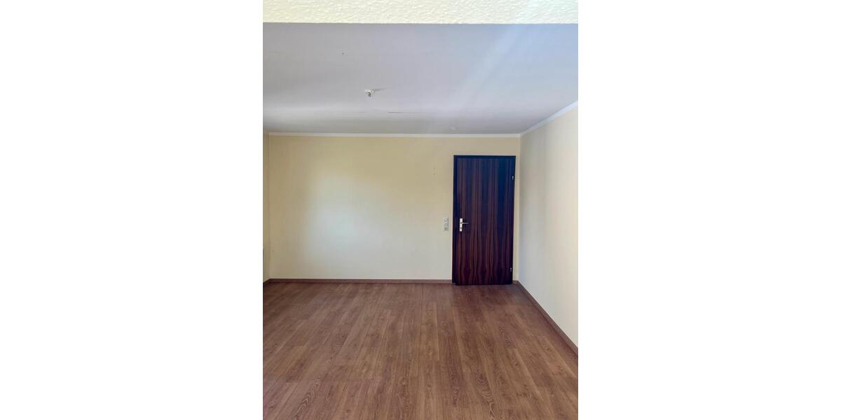 Etagenwohnung Vöhringen - 5 Zimmer, 135 m&sup2;, 1.300&euro; | Angebot:25793632