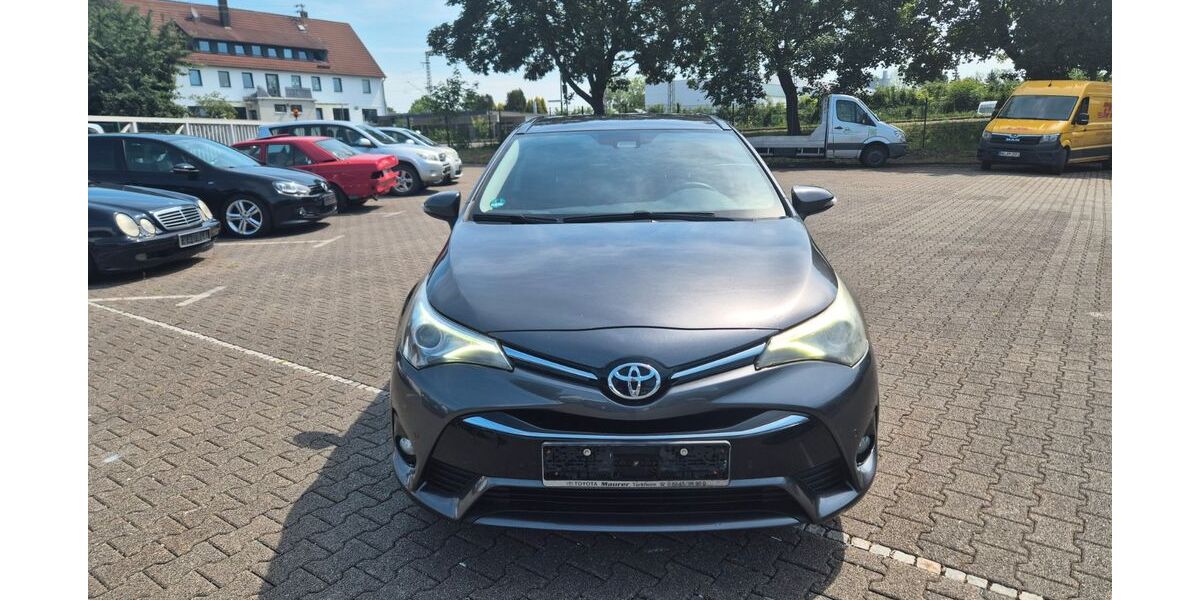 Toyota Avensis 221.000 km 5.250 &euro; Erbach 89155
