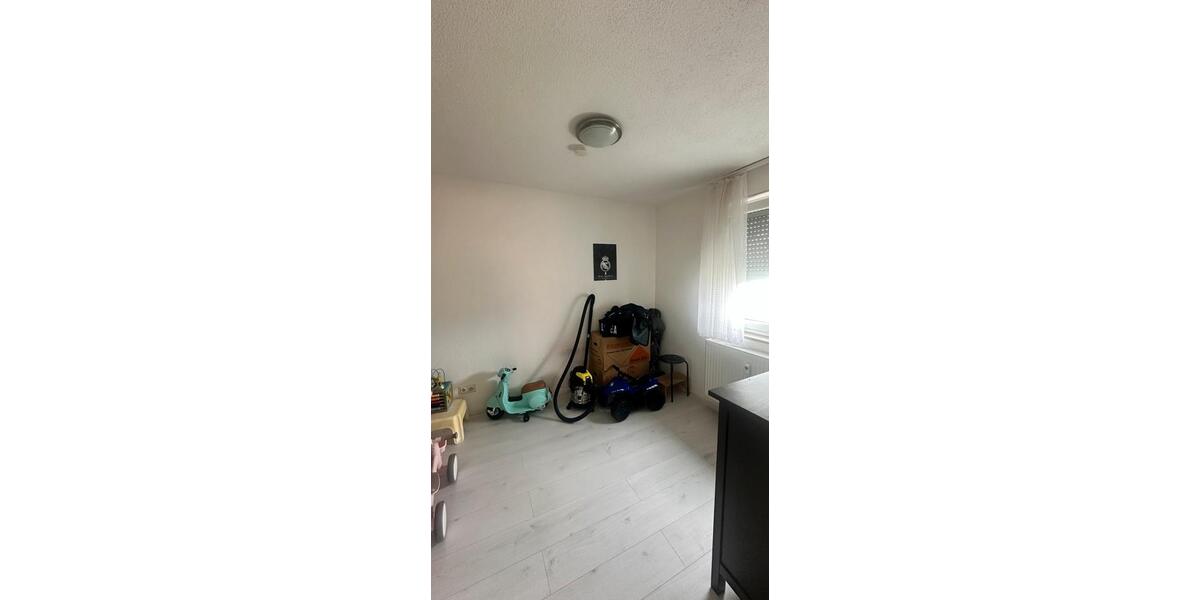 Erdgeschoßwohnung Laichingen - 4 Zimmer, 95 m&sup2;, 1.050&euro; | Angebot:26022413