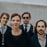 Julienne et les Chats Noirs