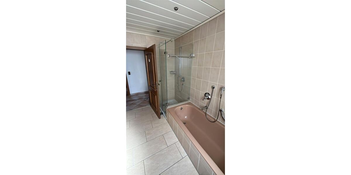 Erdgeschoßwohnung Offingen - 3.5 Zimmer, 130 m&sup2;, 1.100&euro; | Angebot:25255998