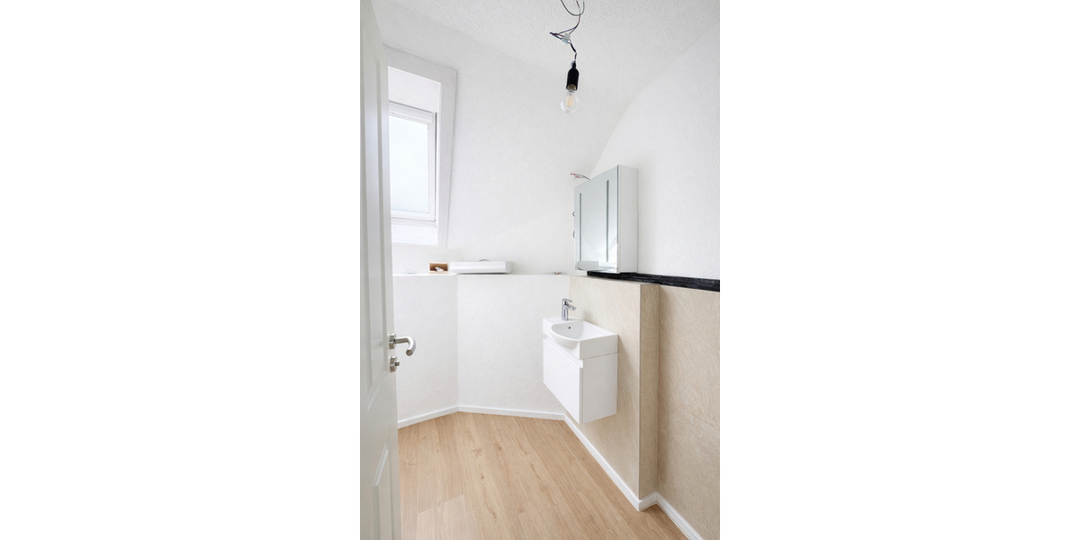 Studenten-Wohngemeinschaft 1-Zimmer in der Frauenstraße Ulm-Mitte - Frauenstraße Parkseite- - Dachgeschoßwohnung Ulm Oststadt | Angebot:25978533