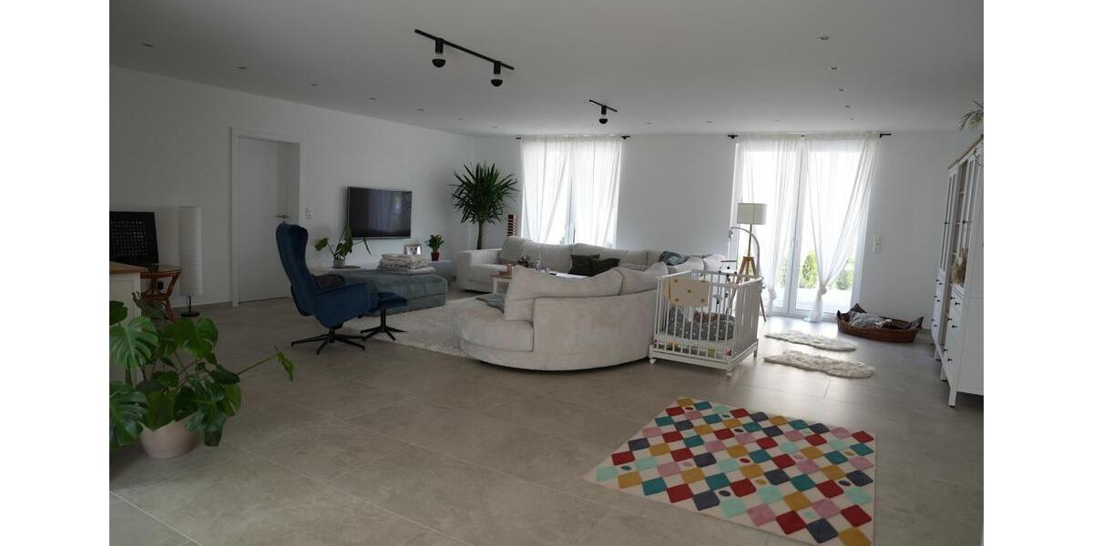 Erdgeschoßwohnung Senden - 5 Zimmer, 235 m&sup2;, 2.500&euro; | Angebot:25944330