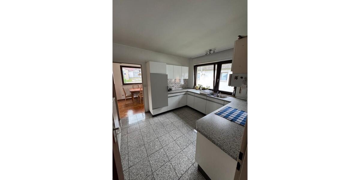 Einfamilienhaus Bernstadt - 8 Zimmer, 185 m&sup2;, 495.000&euro; | Angebot:26048978