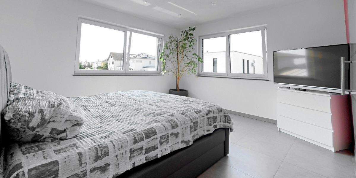 Einfamilienhaus Laupheim - 8 Zimmer, 255 m&sup2;, 1.199.000&euro; | Angebot:25693602