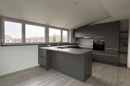 Wohnung Hüttisheim - 3 Zimmer, 100 m&sup2;, 1.000&euro; | Angebot:26040600