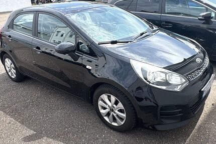 Kia Rio 118.999 km 4.999 &euro; ulm 89081