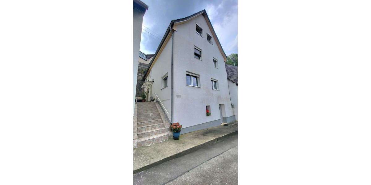 Einfamilienhaus Langenau - 8 Zimmer, 137 m&sup2;, 290.000&euro; | Angebot:22646157