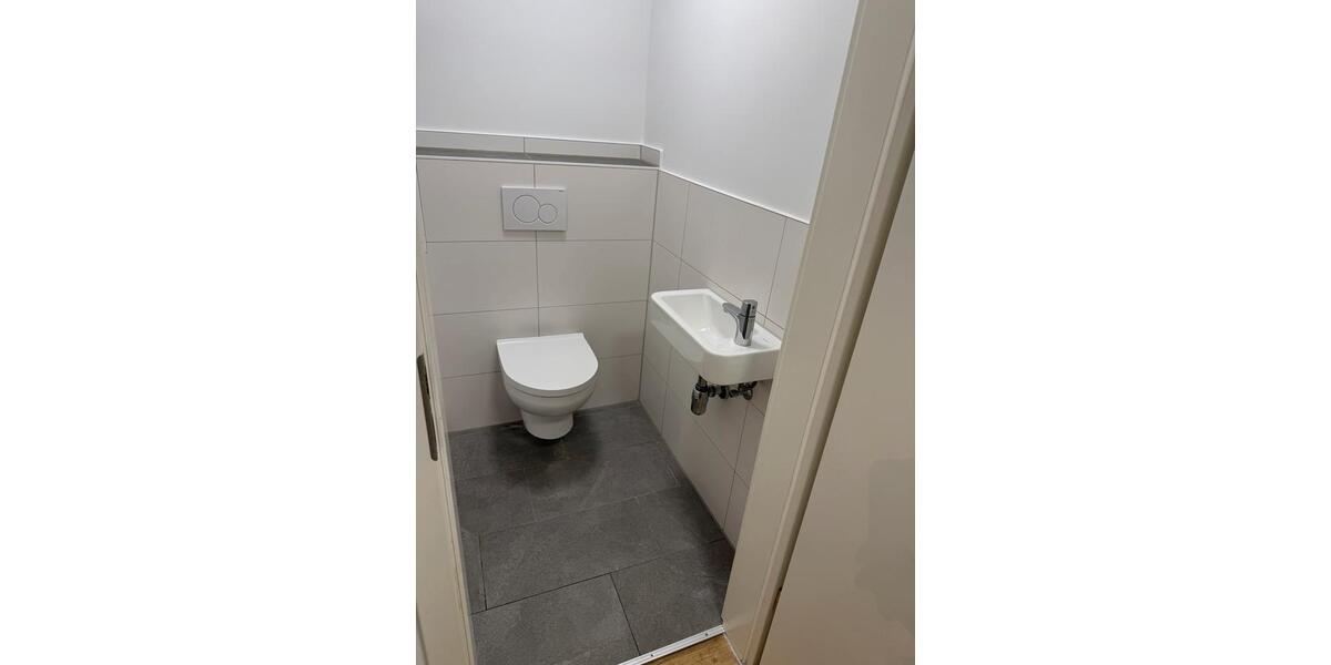 Erdgeschoßwohnung Leipheim - 11 Zimmer, 250 m&sup2;, 2.600&euro; | Angebot:25220766