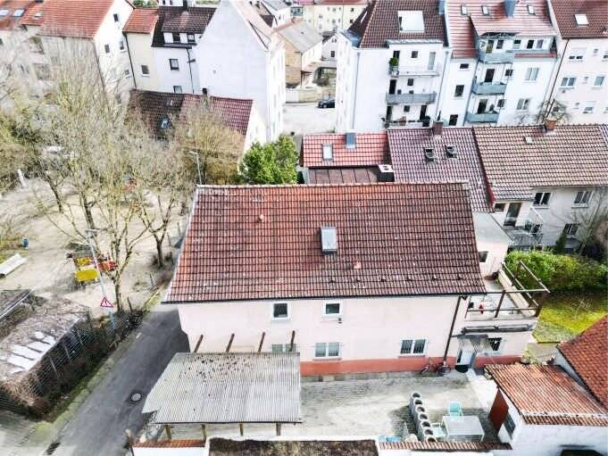 Mehrfamilienhaus, Wohnhaus Neu-Ulm Stadtmitte - 9 Zimmer, 260 m&sup2;, 1.040.000&euro; | Angebot:25702925