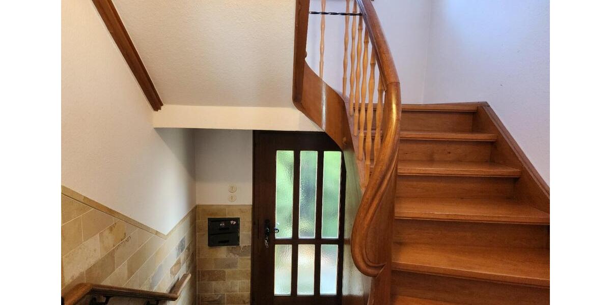 Etagenwohnung Niederstotzingen - 7 Zimmer, 180 m&sup2;, 1.500&euro; | Angebot:25905236