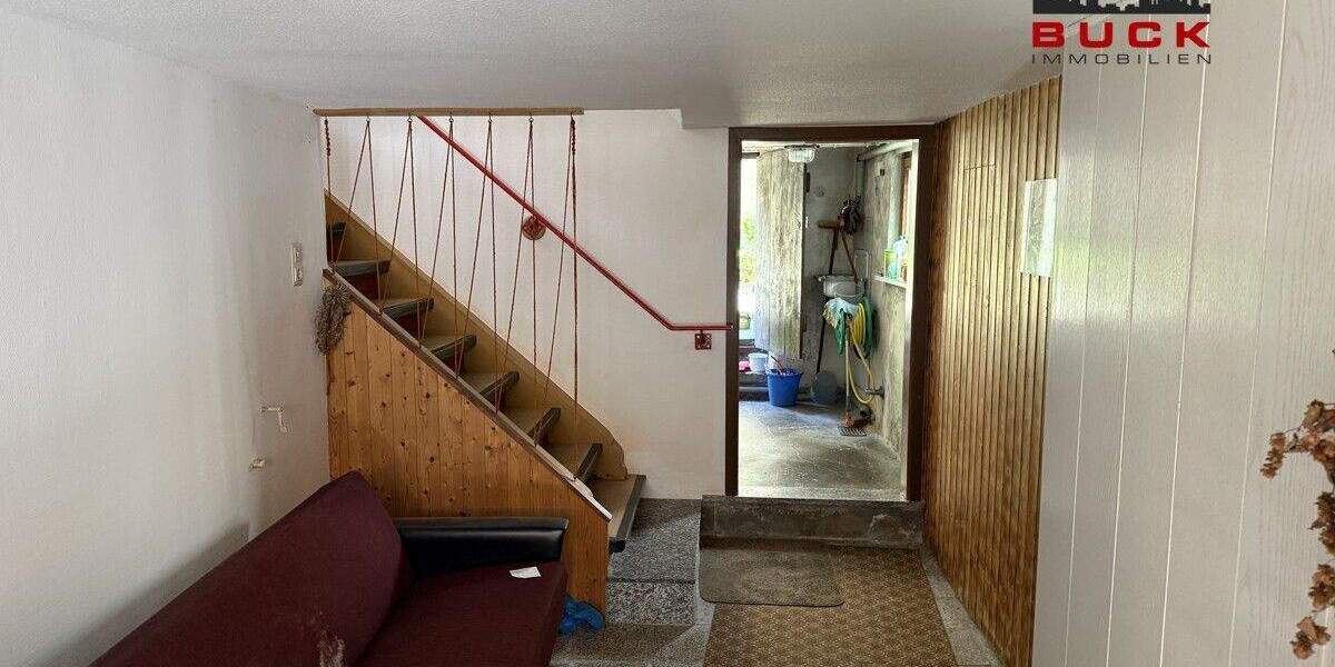 Einfamilienhaus Geislingen - 8 Zimmer, 133 m&sup2;, 165.000&euro; | Angebot:25696263