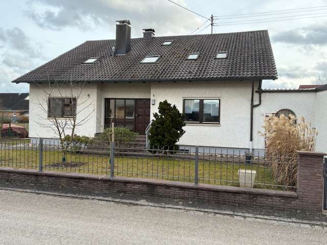 Etagenwohnung Offingen - 3.5 Zimmer, 130 m&sup2;, 1.100&euro; | Angebot:25283499