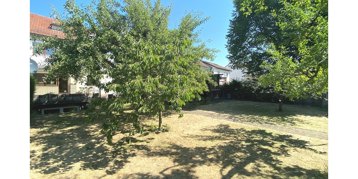 Neu-Ulm: Modernisiertes Mehrfamilienhaus (DHH) mit idyllischem Garten in Donau-Nähe - Mehrfamilienhaus, Wohnhaus Neu-Ulm / Offenhausen Offenhausen | Angebot:27262163