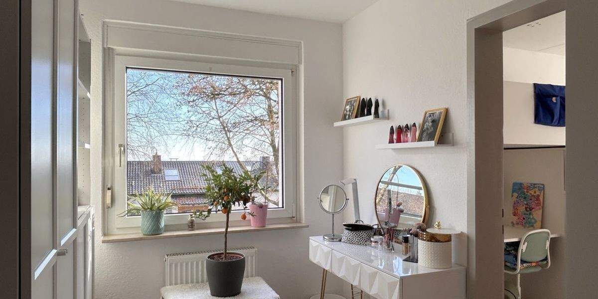 Etagenwohnung Ulm Böfingen - 4 Zimmer, 93 m&sup2;, 310.000&euro; | Angebot:25693632