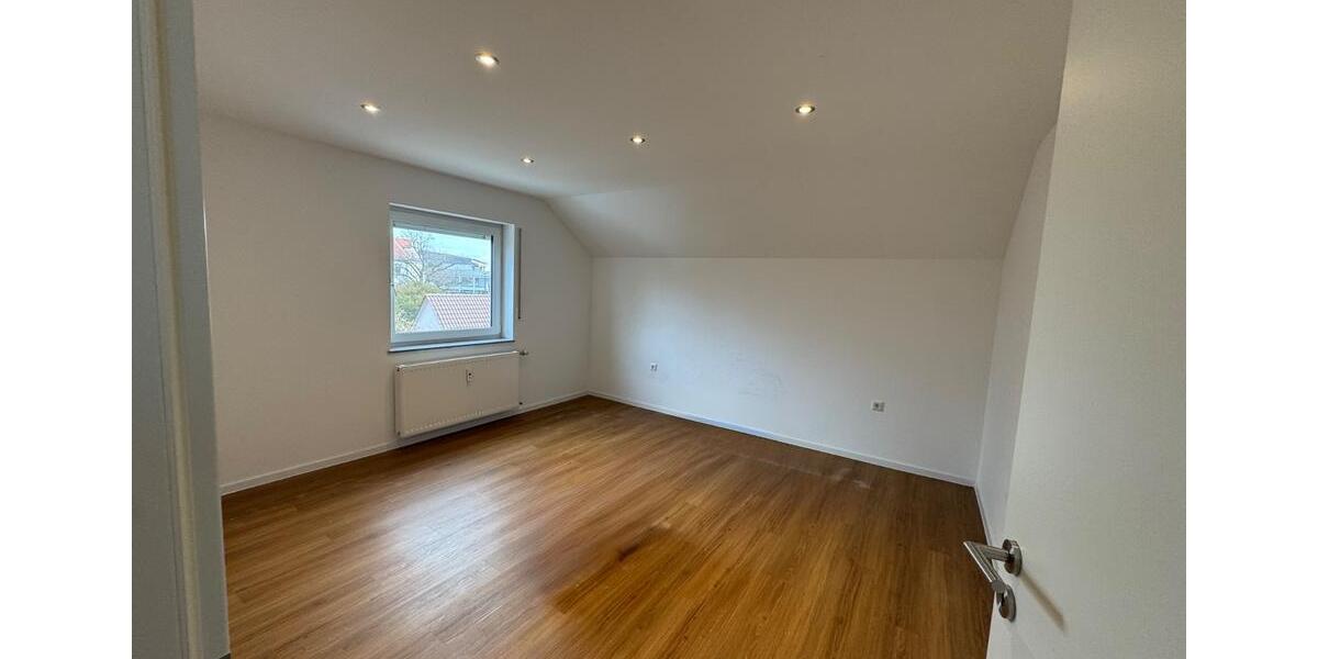 Dachgeschoßwohnung Langenau - 4 Zimmer, 84 m&sup2;, 1.145&euro; | Angebot:25513000