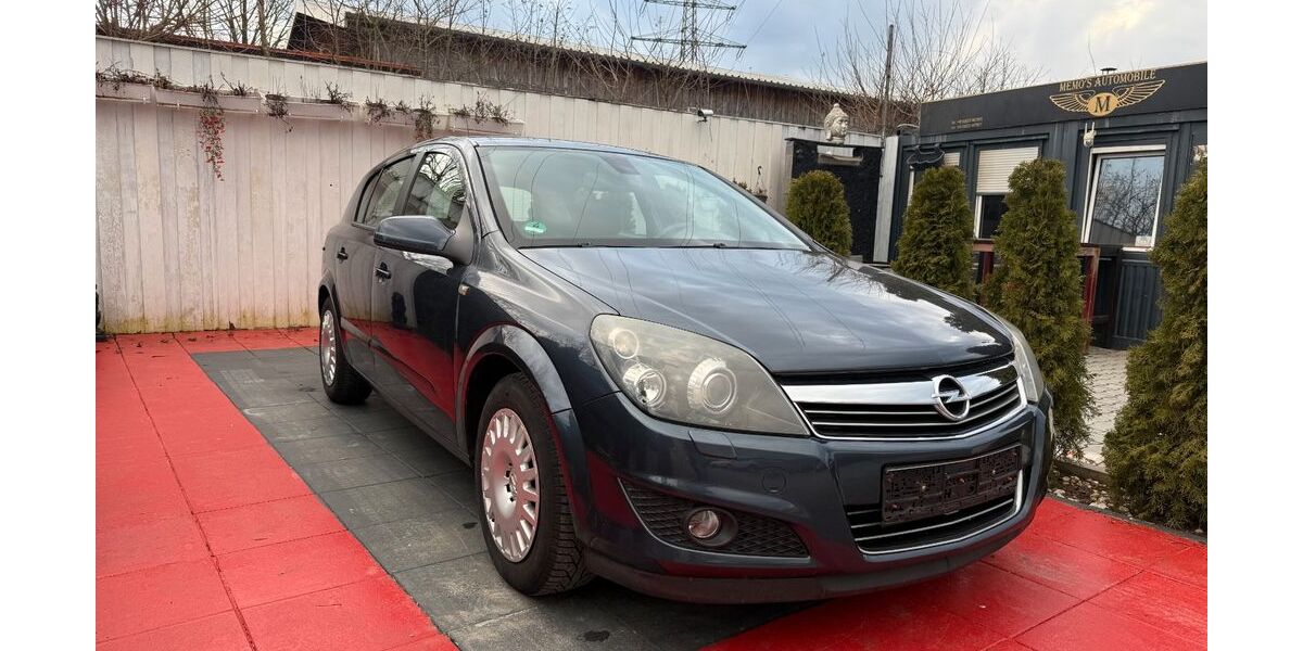 Opel Astra 131.000 km 2.999 &euro; Ichenhausen 89335