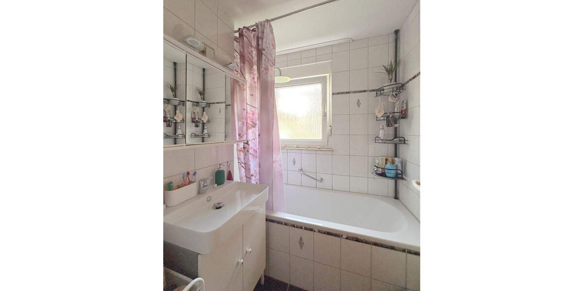 Etagenwohnung Ulm Böfingen - 4 Zimmer, 93 m&sup2;, 310.000&euro; | Angebot:25693632