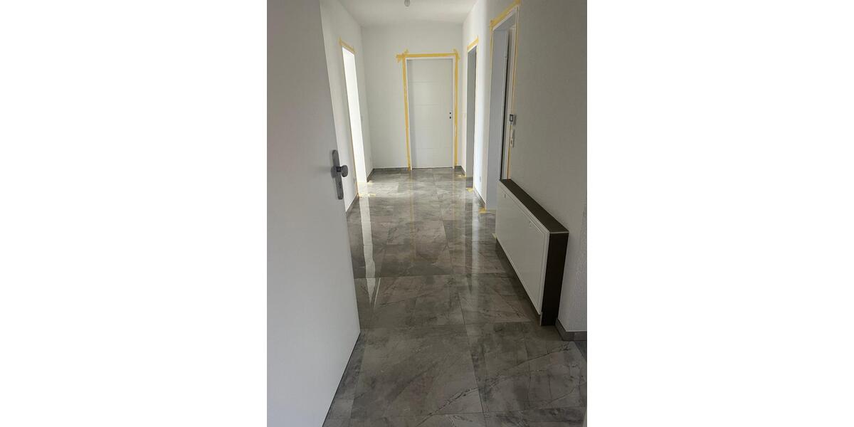 Etagenwohnung Bernstadt - 3 Zimmer, 97 m&sup2;, 1.250&euro; | Angebot:25804683