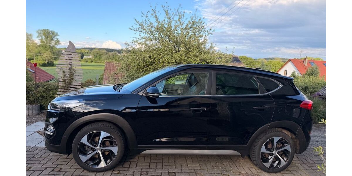 Hyundai TUCSON 98.000 km 16.999 &euro; Großkötz 89359