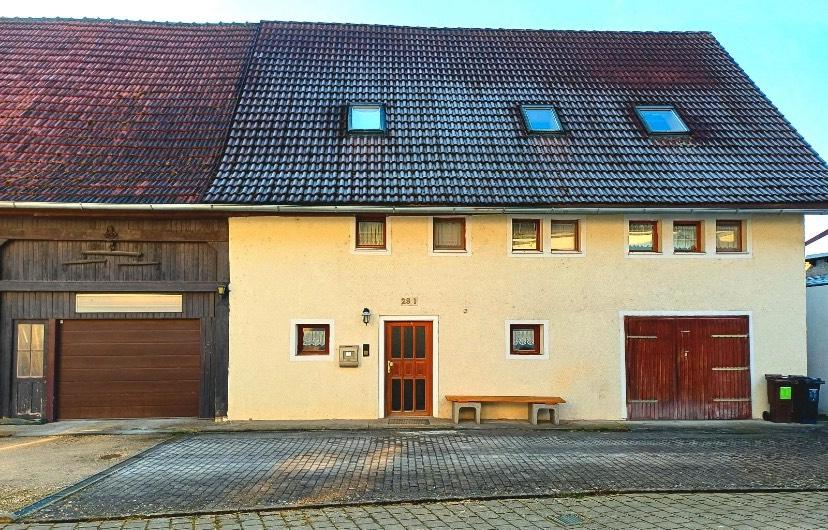 Einfamilienhaus Ehingen (Donau) - 9 Zimmer, 165 m&sup2;, 310.000&euro; | Angebot:26145080