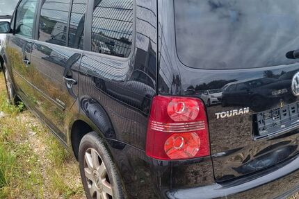 VW Touran 171.000 km 2.590 &euro; Elchingen 89275