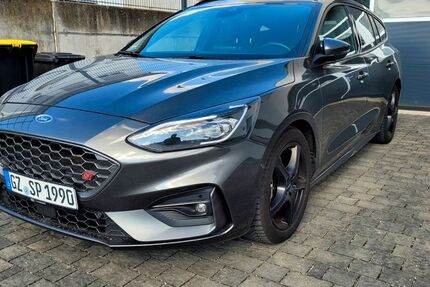 Ford Focus 73.000 km 23.800 &euro; Kötz 89359