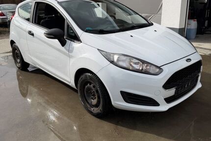 Ford Fiesta 145.712 km 2.900 &euro; Senden 89250