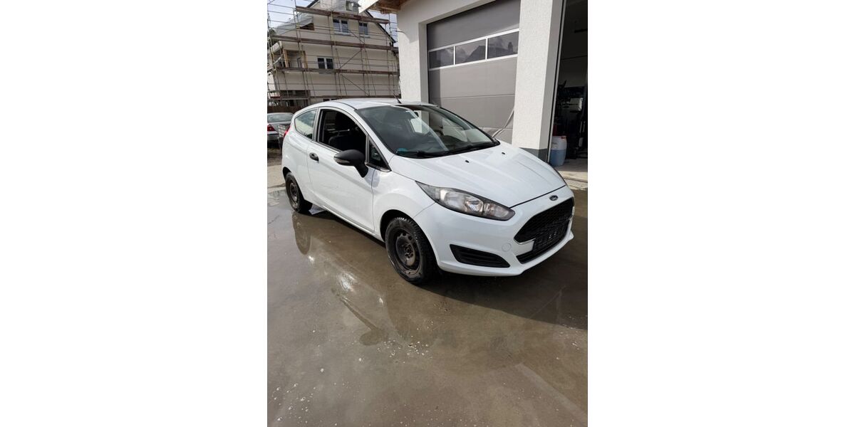 Ford Fiesta 145.712 km 2.900 &euro; Senden 89250