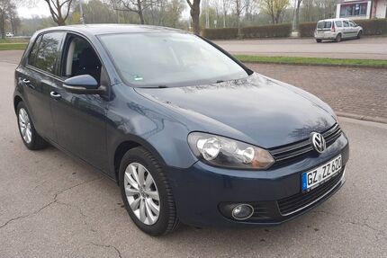 VW Golf 128.000 km 5.899 &euro; Kötz 89359