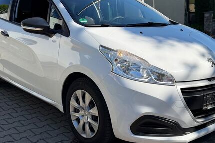 Peugeot 208 101.000 km 2.490 &euro; Elchingen 89275