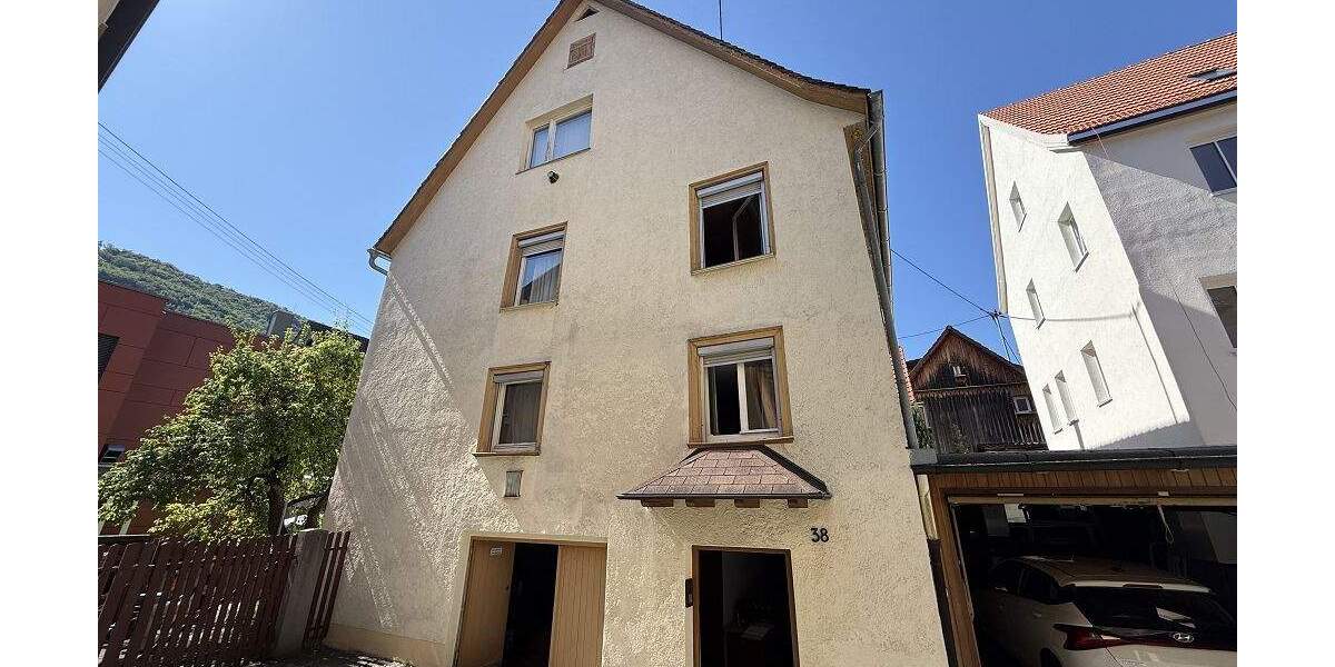 Einfamilienhaus Geislingen - 8 Zimmer, 133 m&sup2;, 165.000&euro; | Angebot:25696263