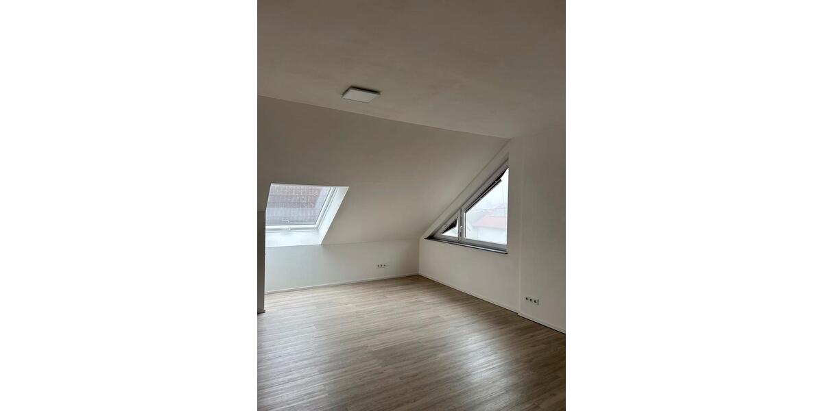 Etagenwohnung Nellingen - 4 Zimmer, 185 m&sup2;, 1.950&euro; | Angebot:24653845