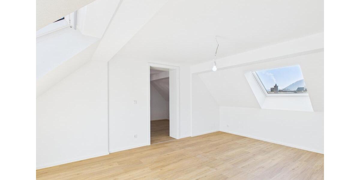 Etagenwohnung Blaubeuren - 5 Zimmer, 194 m&sup2;, 1.900&euro; | Angebot:25291577