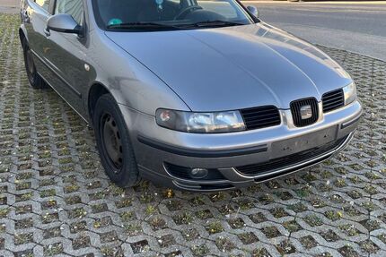 Seat Leon 314.409 km 2.499 &euro; Ulm 89075