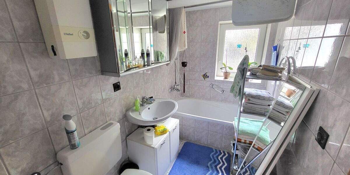 Doppelhaushälfte Langenau Albeck - 8 Zimmer, 137 m&sup2;, 290.000&euro; | Angebot:25769744