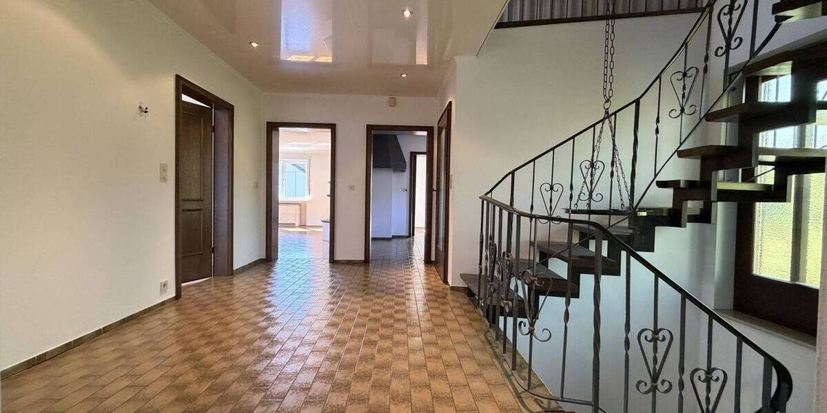 Einfamilienhaus Ettenbeuren Ettenbeuren - 8 Zimmer, 398 m&sup2;, 849.000&euro; | Angebot:26171112